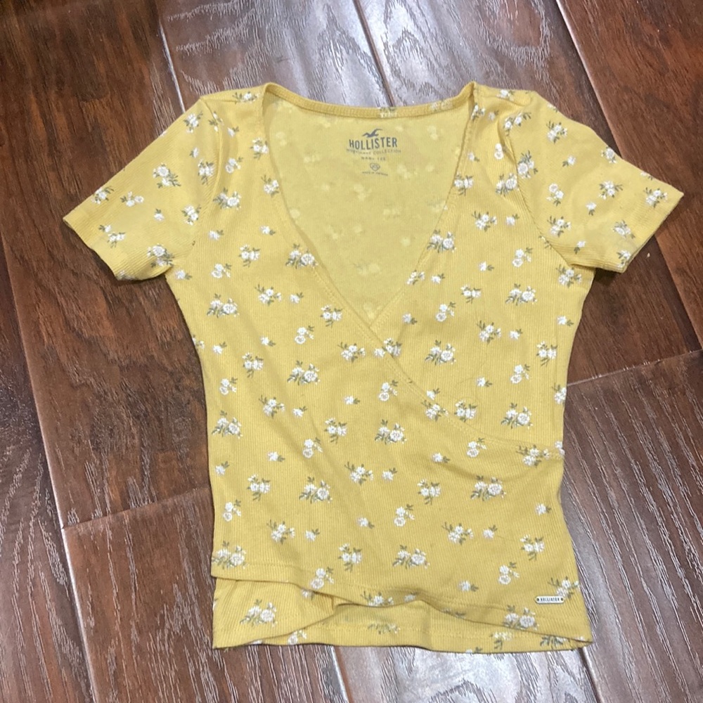 Hollister yellow baby tee